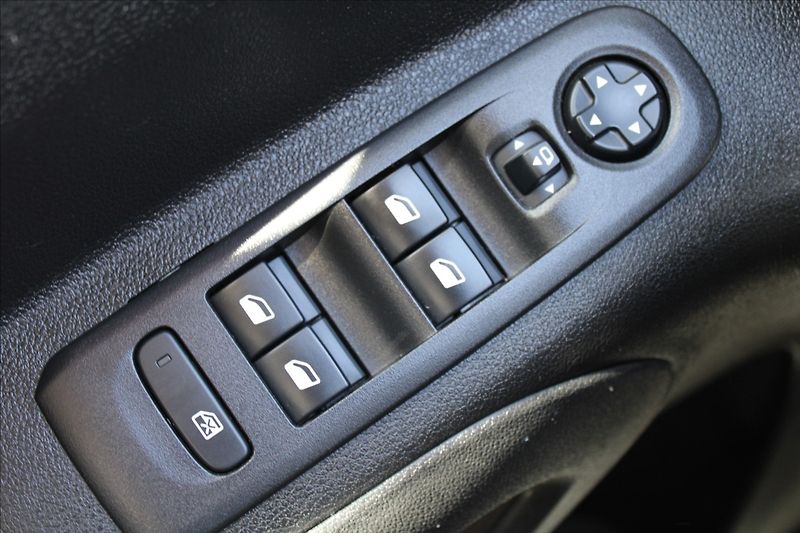 Opel Combo 1,2 T  ČR,1.MAJITEL,INNOVATION - fotka 19 z 34
