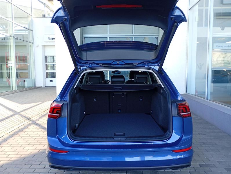 Volkswagen Golf Variant (2026) 1,5 eTSI 7DSG mHEV  People - fotka 10 z 20
