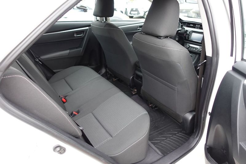 Toyota Corolla 1,6VVTi 97kW M/T Active Design - fotka 12 z 25