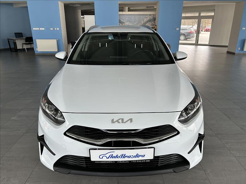 Kia Ceed 1,5   T-GDI 118kW,FRESH,1.MAJ, - fotka 2 z 22