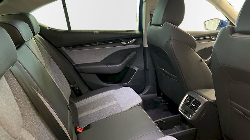 Škoda Octavia (2025) Top Selection  2.0TDI 110kw DS - fotka 11 z 33
