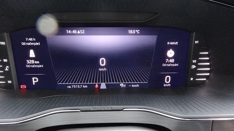 Škoda Superb Kombi 2.0TDi DSG Style plus - fotka 13 z 40