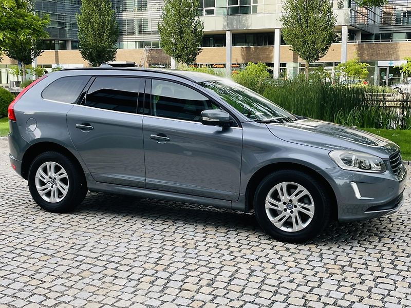 Volvo XC60 2.4D 5VÁLEC 1.MAJITEL SERVISKA - fotka 10 z 43