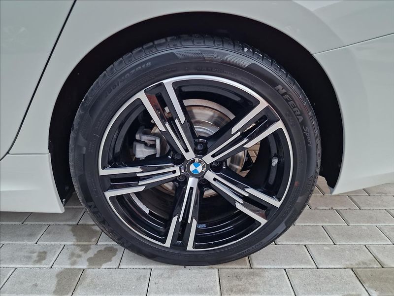 BMW Řada 3 320d xDrive M-Sport,ČR,1.Maj. - fotka 45 z 50