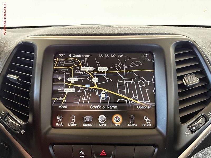 Jeep Cherokee (2015) 2.0 CRD 4x4, servis.kniha, AT - fotka 11 z 20