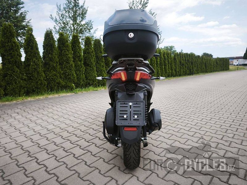 Piaggio MP3 300 (2025) MP3 310 - fotka 9 z 14