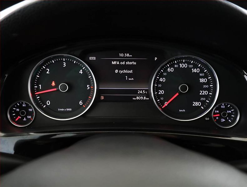 Volkswagen Touareg (2012) 3.0 TDI, 4X4, Automat - fotka 9 z 17