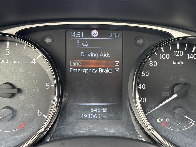 Nissan X-Trail 1,6 D PLNÝ SERVIS 360° PANORAM - fotka 41 z 44
