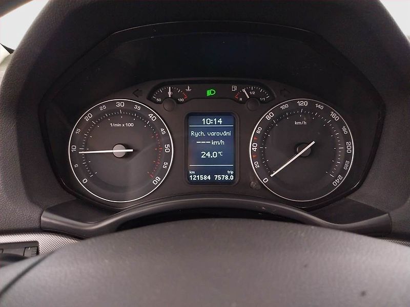 Škoda Octavia (2008) Ambiente Plus 1.9 TDI - fotka 11 z 17