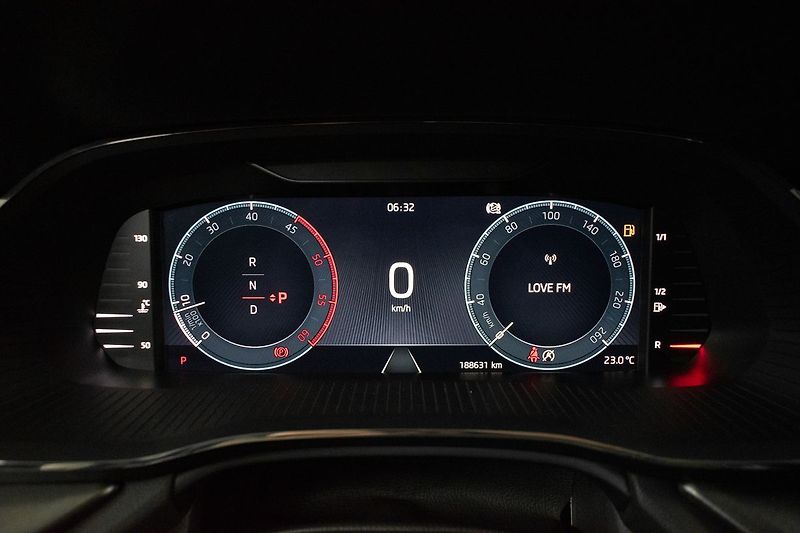 Škoda Octavia 2.0TDI DSG*ACC*MIRROR-LINK*DPH - fotka 18 z 32