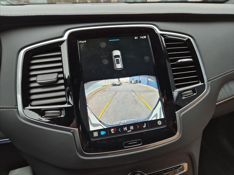 Volvo XC90 2,0 B5 AWD diesel Plus Bright - fotka 15 z 18
