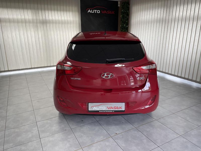 Hyundai i30 1.6 i 16V ČR SERVISKA DIGIAC  - fotka 9 z 26