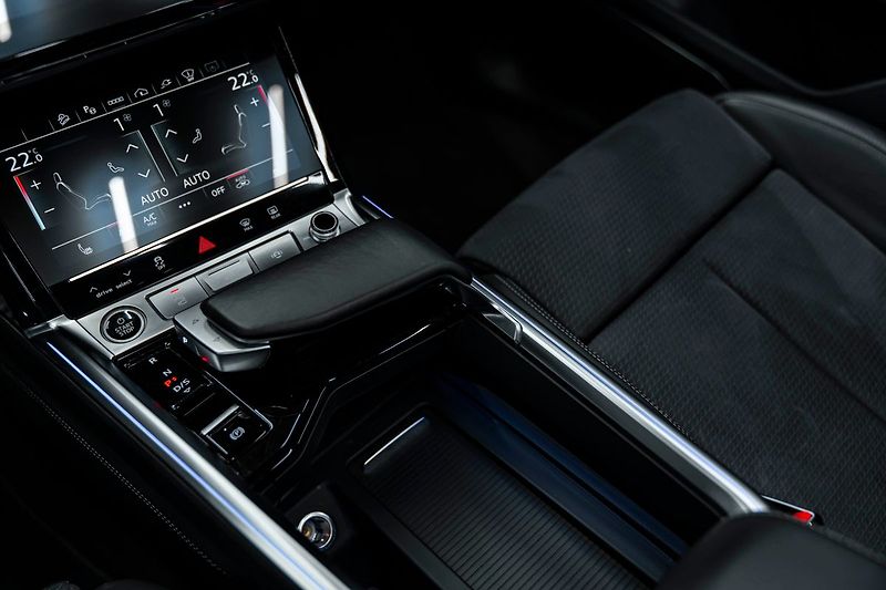Audi Q8 e-tron E-TRON - fotka 15 z 25