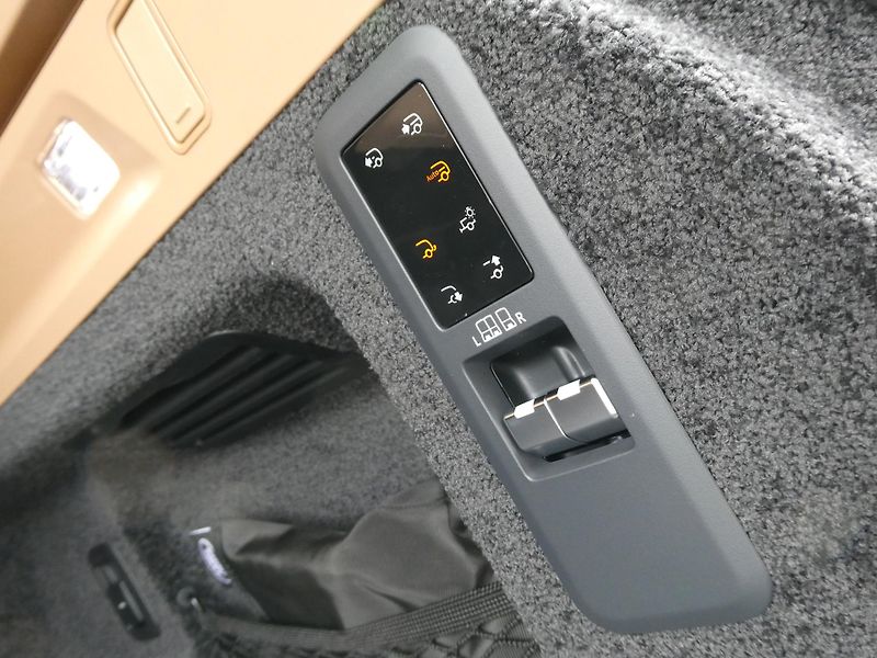 Land Rover Range Rover 3,0 Autobiography P460e - fotka 37 z 44