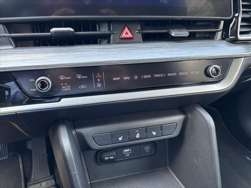 Kia Sportage 1,6 TGDi Exclusive NAVI ZÁRUKA - fotka 27 z 40