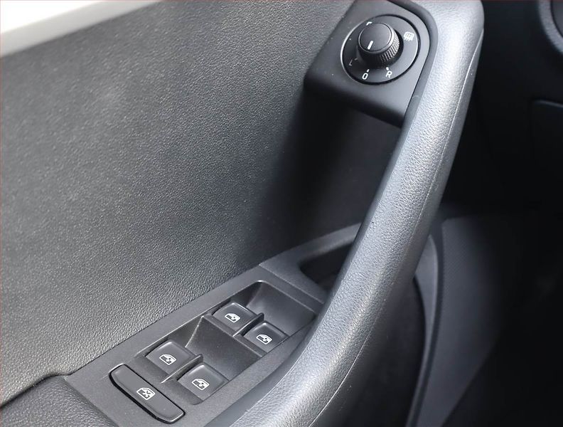 Škoda Octavia (2019) 1.0 TSI, Serv.kniha, Tempomat - fotka 17 z 17