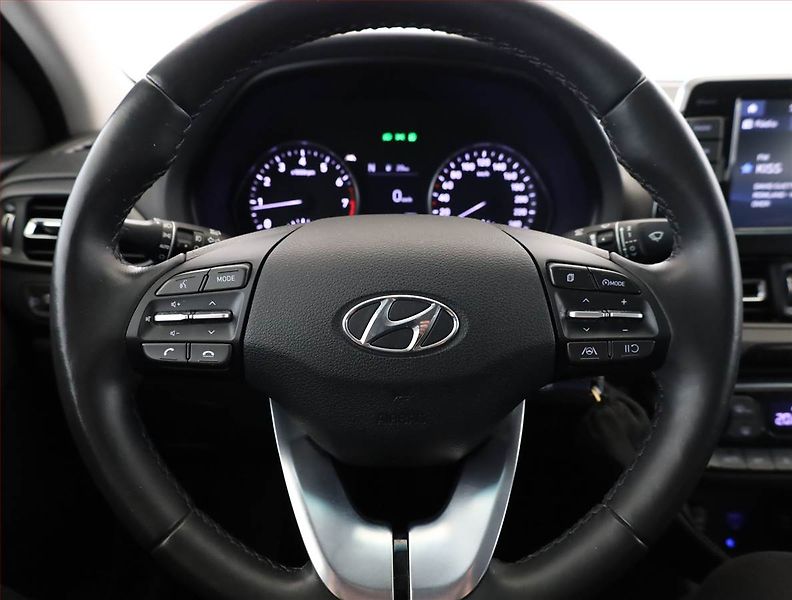 Hyundai i30 (2022) 1.5 T-GDI MHEV, ČR,1.maj - fotka 8 z 20