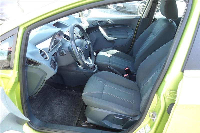 Ford Fiesta 1,2 i, ČR, KLIMATIZACE. - fotka 10 z 30