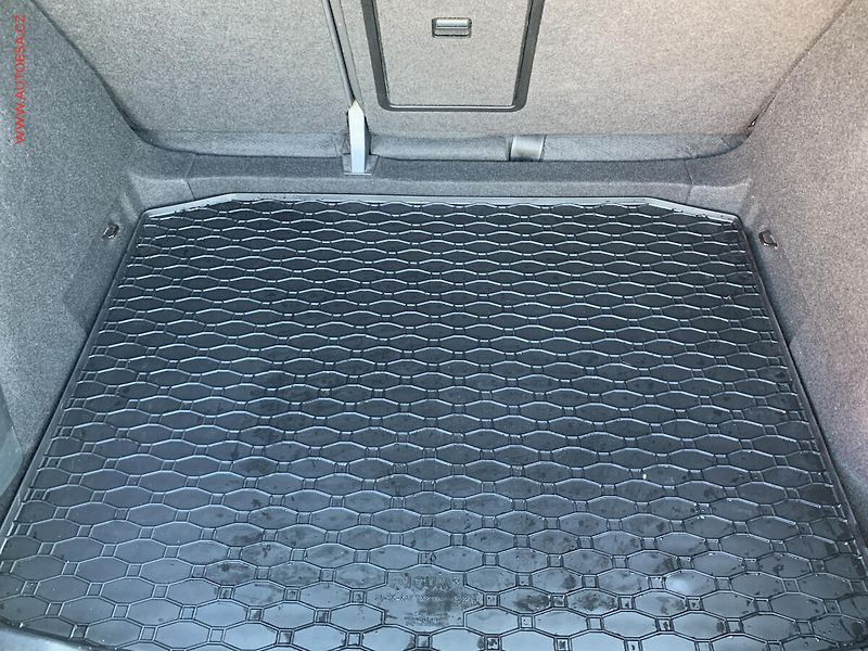 Seat Ateca (2019) 1.5TSi, Style, navi - fotka 7 z 21