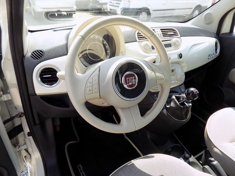 Fiat 500 1,2I 51 KW LOUNGE AUTOKLIMA - fotka 20 z 42