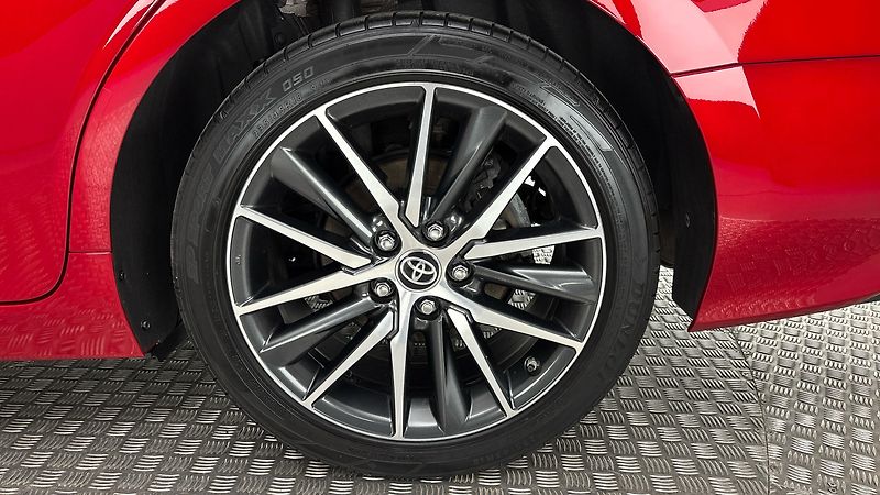 Toyota Camry 2.5 Hybrid AUT Executive - fotka 19 z 28