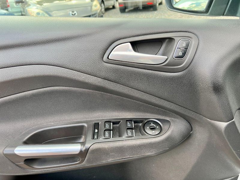 Ford C-MAX (2018) 1.5d 77 kW - fotka 18 z 20