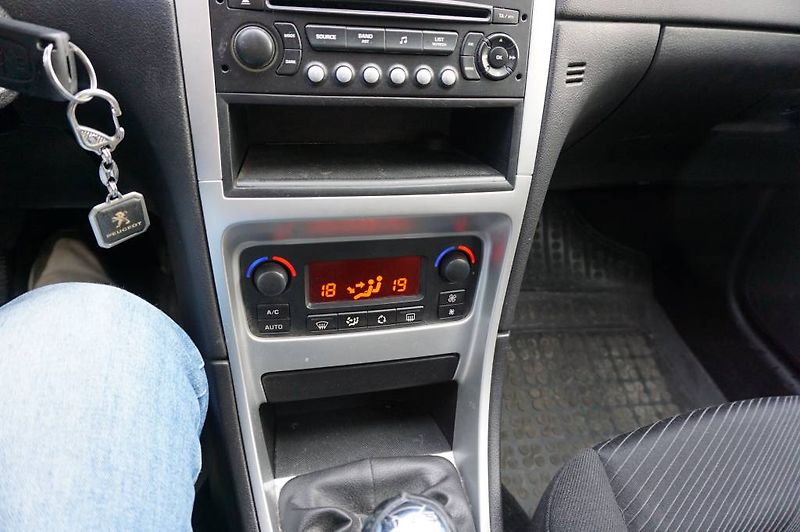 Peugeot 307 (2006) 307 1,6 - fotka 16 z 22