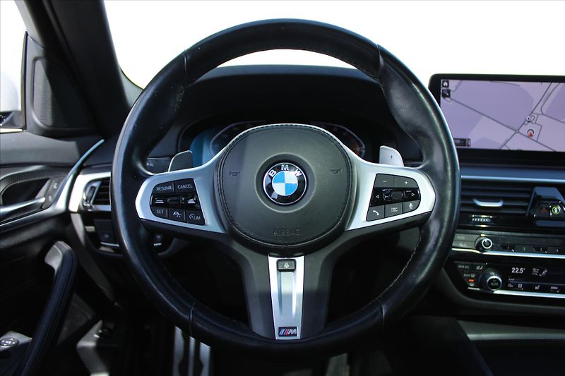 BMW Řada 5 520d xDrive 140kW M PAKET NAVI - fotka 14 z 32