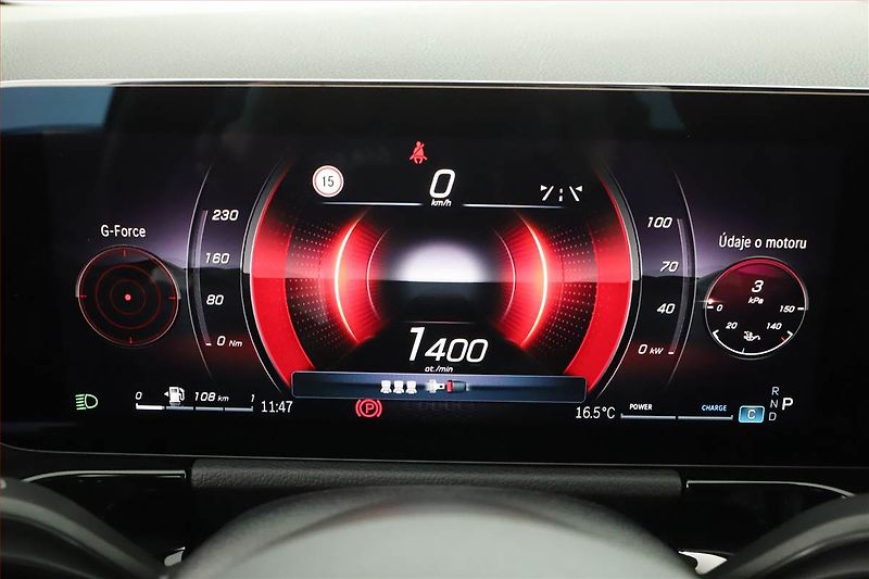Mercedes-Benz GLA (2025) 180, AMG Line, Navigace - fotka 8 z 25