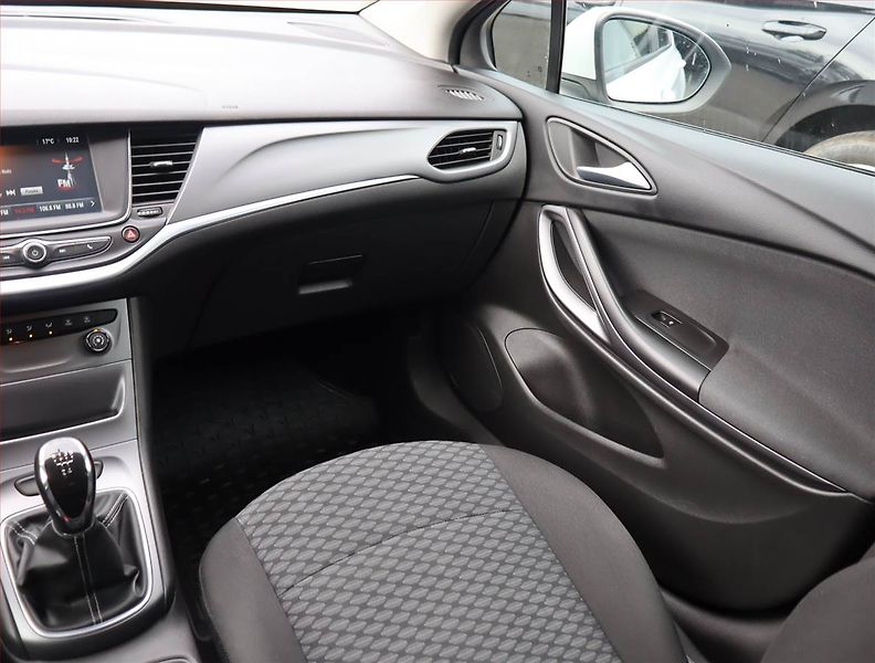 Opel Astra (2016) 1.4 16V, Serv.kniha, Tempomat - fotka 8 z 15