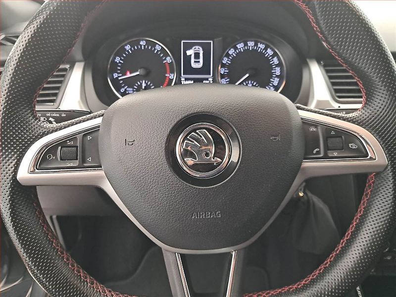 Škoda Rapid (2015) Spaceback 1.2 TSI, Tempomat - fotka 17 z 17
