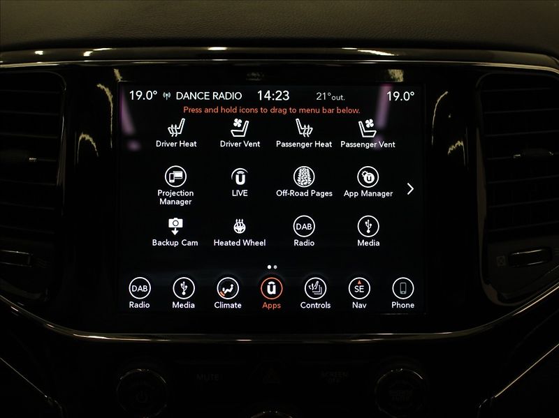 Jeep Grand Cherokee 3,0 V6 CRD 184kW Summit 62tkm! - fotka 11 z 26