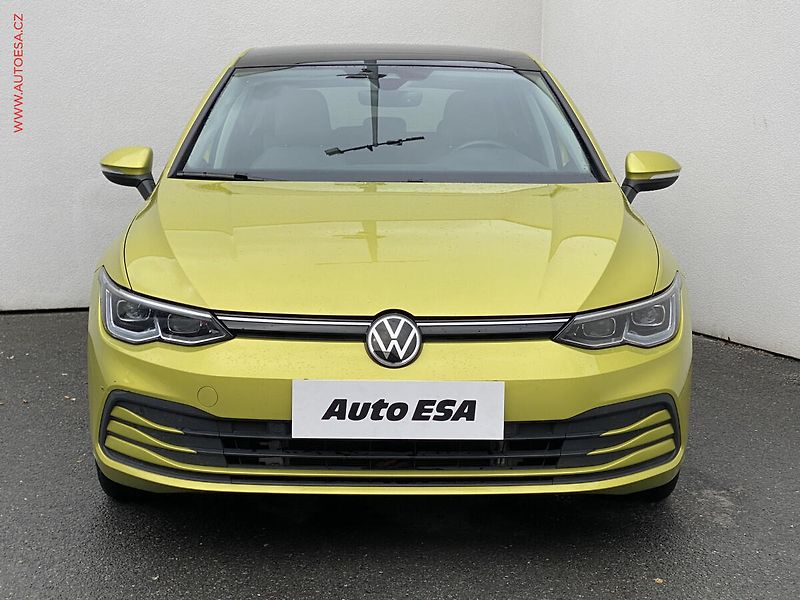 Volkswagen Golf (2020) 2.0 TDi, Life, DSG, šíbr - fotka 2 z 19