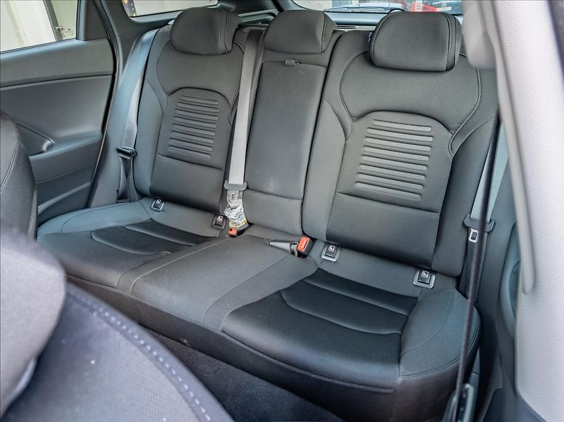 Hyundai i30 WG 1,6TGDI DCT STYLE - fotka 13 z 15