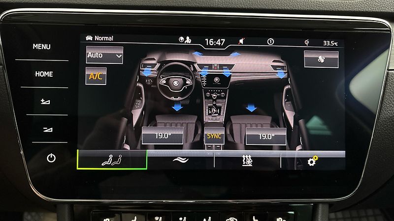 Škoda Superb 2.0 TSI DSG Style Combi - fotka 27 z 30