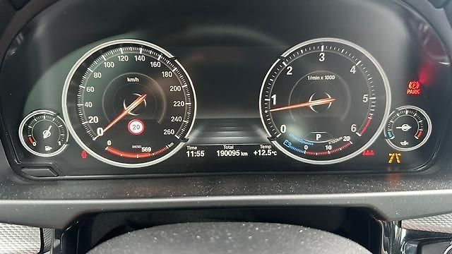 BMW X5 (2016) BMW X5 XDRIVE 40 D M packet  - fotka 8 z 10