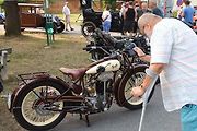 Krása a elegance starých strojů na veteránské vyjížďce plzeňského Veteran Car Clubu v Radobyčicích.