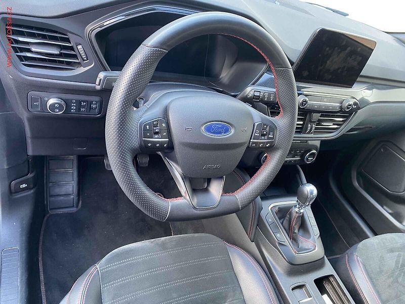 Ford Kuga (2023) 1.5 EB, 1.maj,ČR, ST-Line - fotka 13 z 16