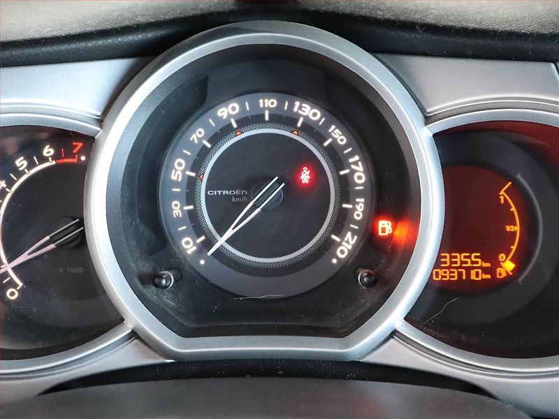 Citroën C3 (2010) 1.4 i, po STK, v dobrém stavu - fotka 11 z 15