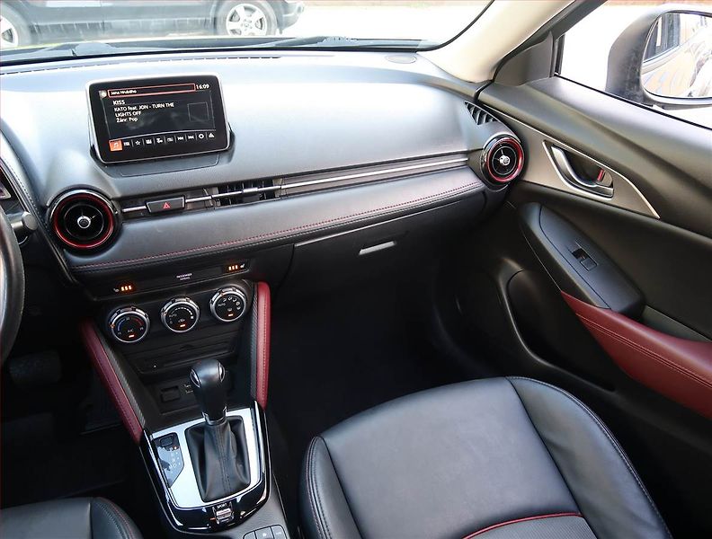 Mazda CX-3 (2015) Revolution TOP 2.0 Skyactiv-G - fotka 8 z 22