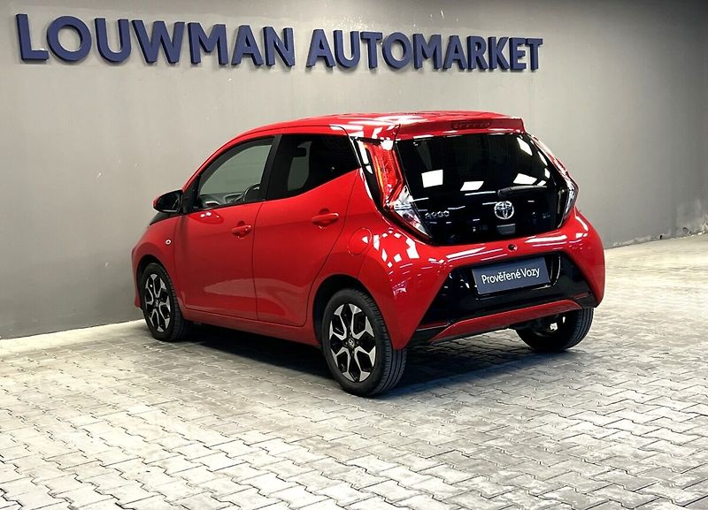 Toyota Aygo 1.0 VVT-i AT Style - fotka 14 z 15