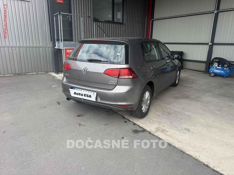 Volkswagen Golf (2013) 1.2TSi VII - fotka 2 z 3