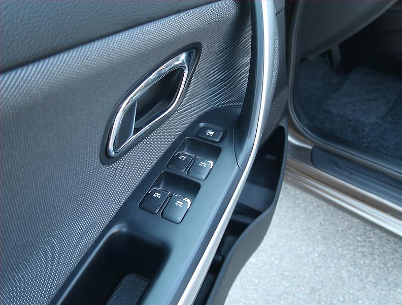 Kia Ceed (2016) 1.0 T-GDI, Serv.kniha - fotka 16 z 17