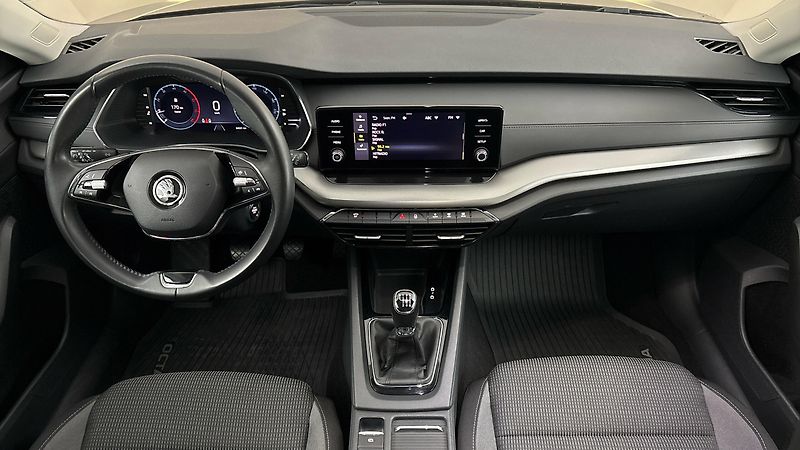 Škoda Octavia 2.0 TDI Ambition Combi - fotka 8 z 23