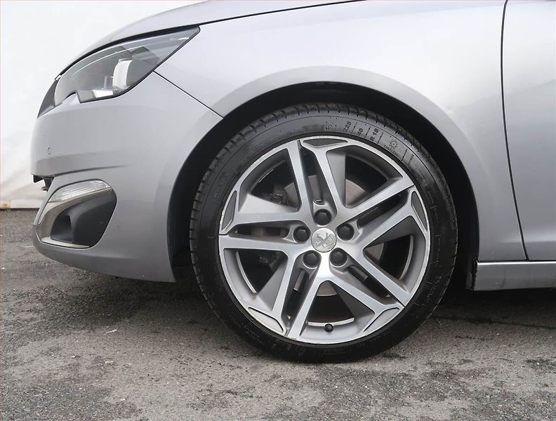 Peugeot 308 (2015) 2.0 HDI, Automat, Navi - fotka 15 z 23