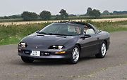 Sraz amerických vozů Chevrolet Camaro a Pontiac Firebird v Kolíně.