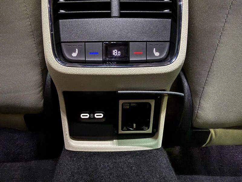 Škoda Octavia 2.0 TDI 110kW DSG Style Combi - fotka 18 z 21