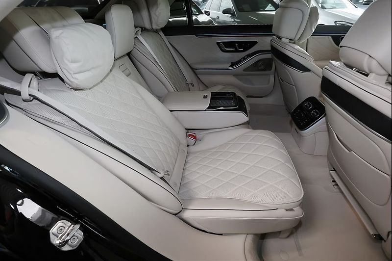 Mercedes-Benz Třídy S (2026) 450 d 4MATIC AMG, Burmester 4D - fotka 16 z 19