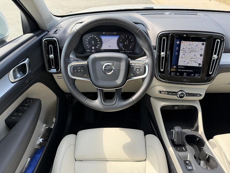 Volvo XC40 2.0 T4 4X4 360K KŮŽE ČR DPH! - fotka 13 z 45