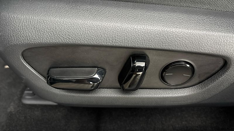 Lexus RX 500h AUT 4x4 F Sport - fotka 21 z 31